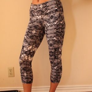 Athleta capri yoga leggings